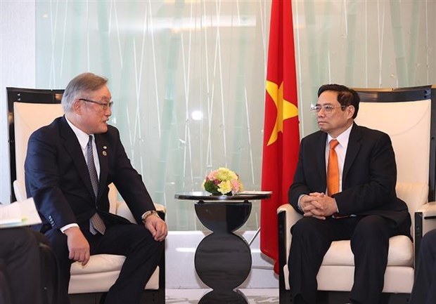 Prime Minister meets with representatives of Japanese firms, universities hinh anh 3