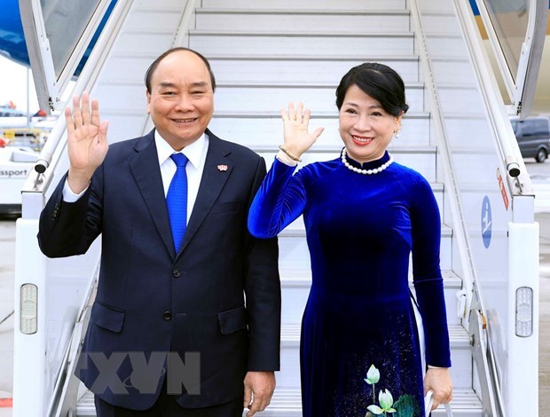 President Nguyen Xuan Phuc heads to Russia hinh anh 1