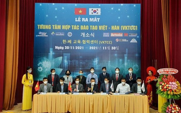 Vietnam – Korea Training Cooperation Centre debuts in HCM City hinh anh 1