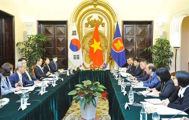 Vietnam, RoK conduct consultation on ASEAN-RoK relationship coordination hinh anh 1
