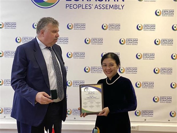 VUFO President meets with leader of Eurasian Peoples' Assembly hinh anh 1