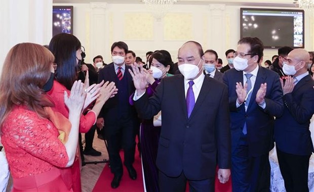 Президент Нгуен Суан Фук встретился с общественными деятелями в России хинь ань 1