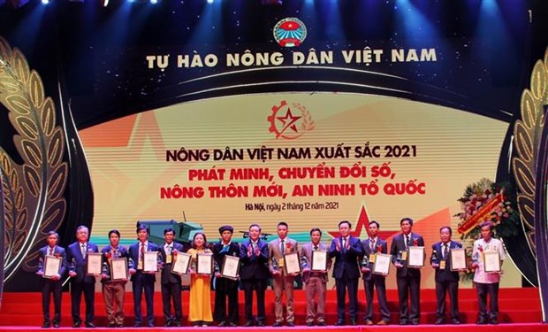 Outstanding Vietnamese farmers honoured hinh anh 2