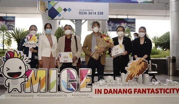 Da Nang welcomes first MICE tourists after social distancing hinh anh 1