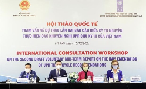 Vietnam commits to protecting universal human rights values: Deputy FM hinh anh 1