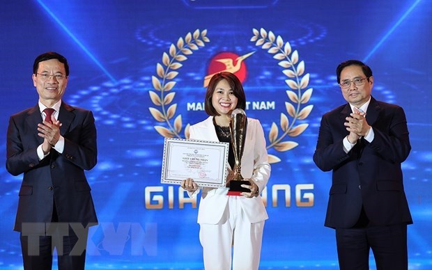 Winners of Make in Vietnam Digital Technology Product 2021 Awards announced hinh anh 1