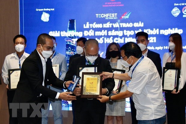 HCM City: 10 collectives, individuals win innovation and start-up awards hinh anh 1
