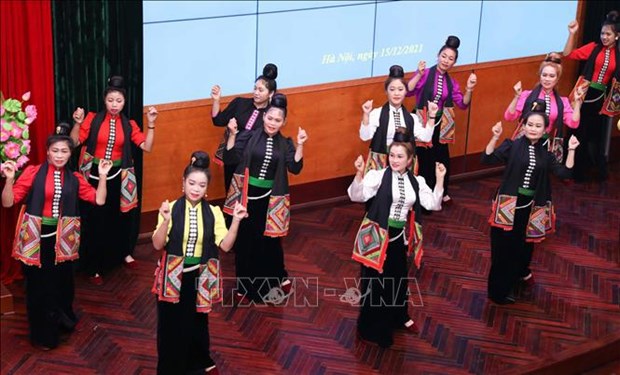 Communities burst with joy over UNESCO accreditation of Xoe Thai dance hinh anh 2