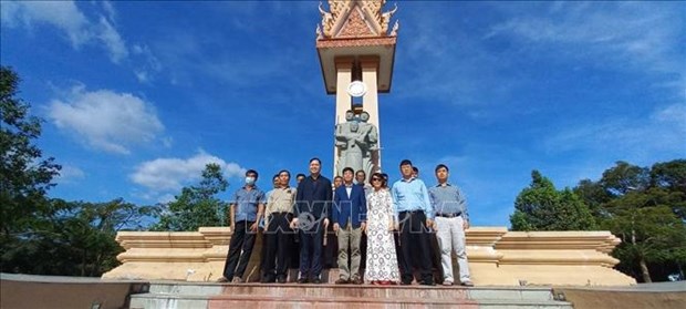 Vietnamese war martyrs commemorated in Cambodian provinces hinh anh 1