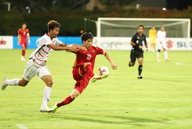 Vietnam beat Cambodia 4-0 to advance to AFF Cup semifinals hinh anh 1