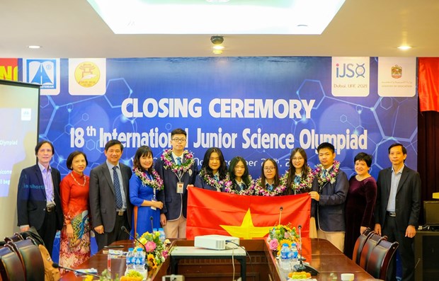 Vietnamese students win four golds, two silvers at Int’l Junior Science Olympiad hinh anh 1