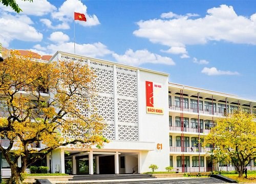 Seven universities in Vietnam meet int'l accreditation standards hinh anh 1