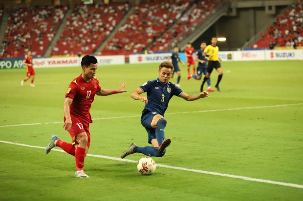 Vietnam lose 0 - 2 to Thailand in first leg of AFF Cup semifinals hinh anh 1