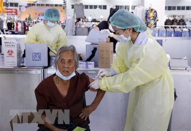 Laos sees decrease in number of new COVID-19 infections hinh anh 1