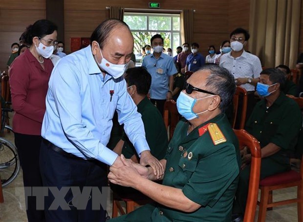 Tet gifts to be presented to revolution contributors hinh anh 1