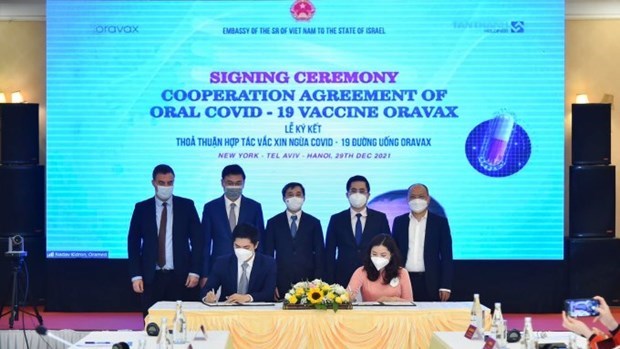 Vietnamese, Israeli firms sign cooperation agreement on oral COVID-19 vaccine hinh anh 1