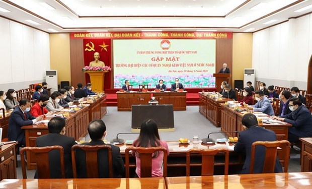 Front leader meets with heads of diplomatic representative agencies abroad hinh anh 1