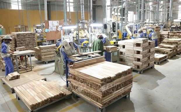 Wood sector surpasses export target despite COVID-19 hinh anh 1