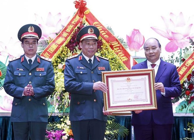 President urges stronger development of Vietnamese military science, art and culture hinh anh 2