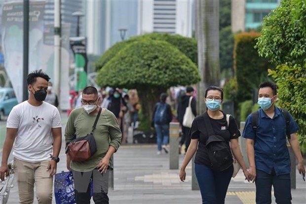 Indonesia shortens COVID-19 quarantine time hinh anh 1