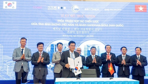 Binh Duong, Gangnam district sign strategic cooperation deal hinh anh 1