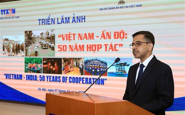 Virtual photo exhibition marks 50 years of Vietnam-India cooperation hinh anh 2