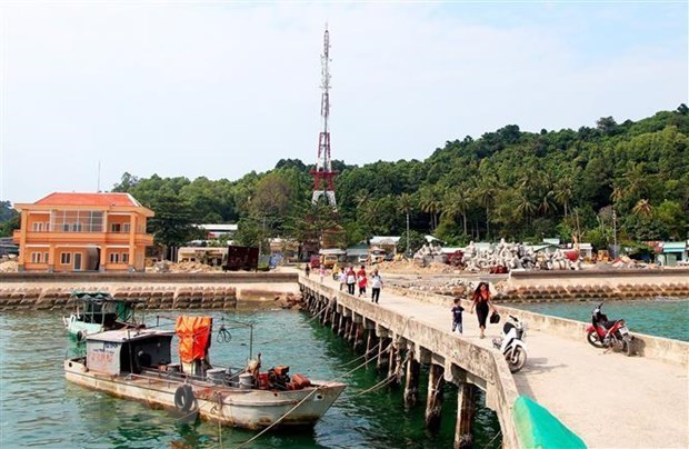 Kien Giang province to deliver goods to seven island communes pre-Tet hinh anh 1
