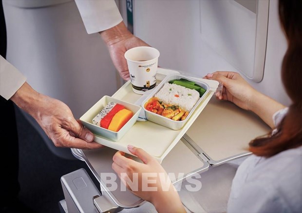 Vietnam Airlines to resume in-flight catering services hinh anh 1