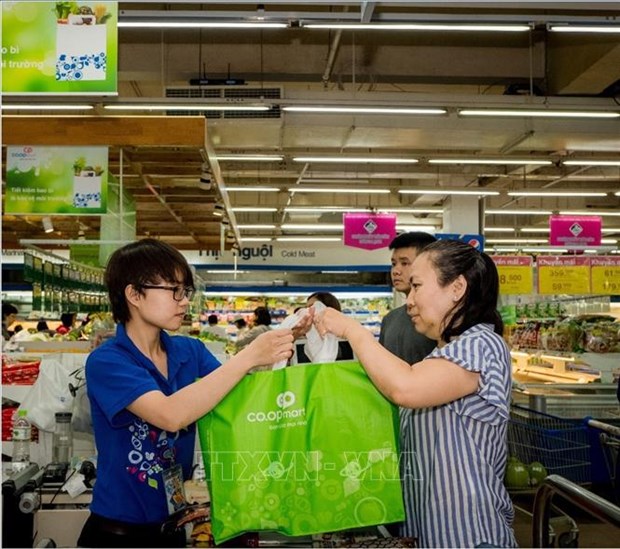 Retailers' alliance launched to help reduce use of disposable plastic bags hinh anh 1