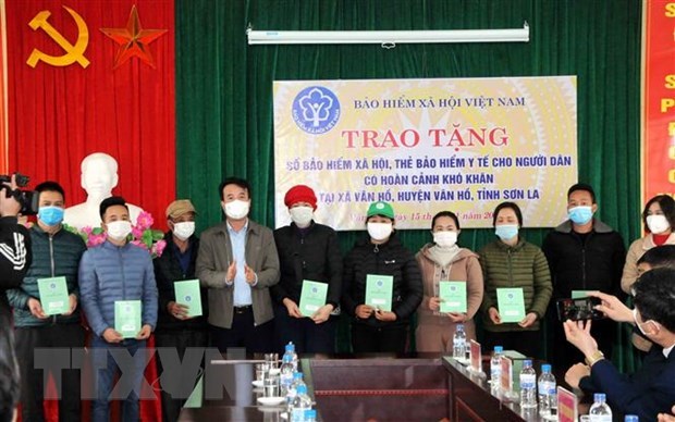 Vietnam Social Security’s programme brings warm Tet to poor people hinh anh 1