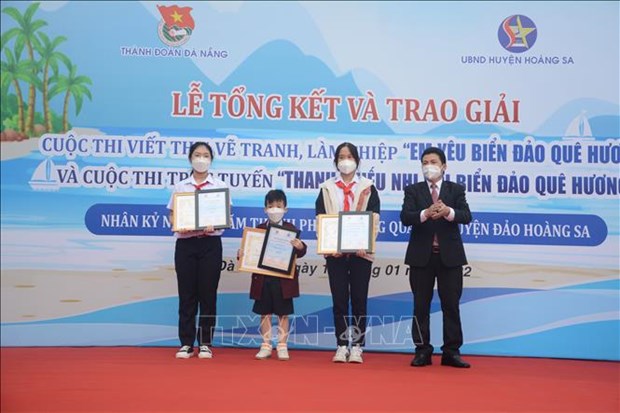Over 20,000 Da Nang students join contests on homeland sea, islands hinh anh 2