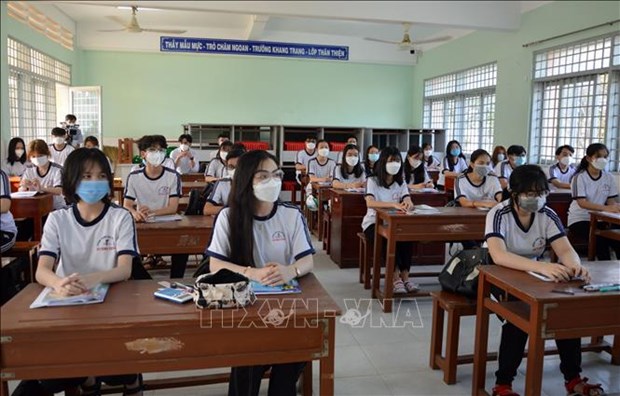 Education ministry asked to re-open schools at earliest hinh anh 1
