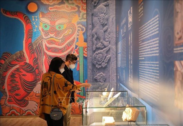 Exhibition features tigers in Vietnam’s ancient art hinh anh 2