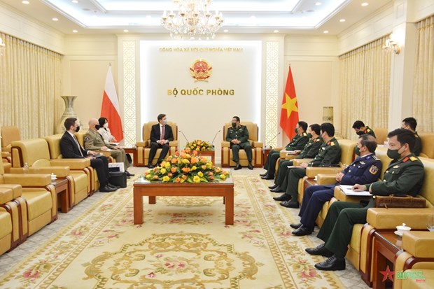 Vietnam, Poland beef up defence cooperation hinh anh 1