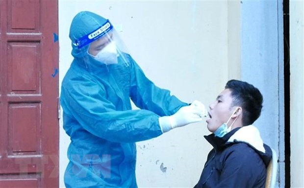 Vietnam confirms 15,959 COVID-19 cases on January 19 hinh anh 1