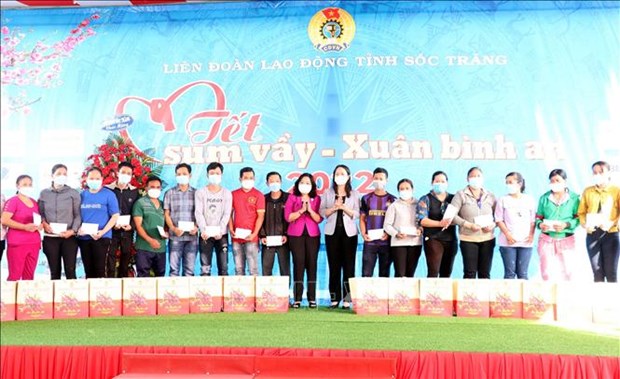 Soc Trang: Disadvantaged labourers get support for Tet hinh anh 1