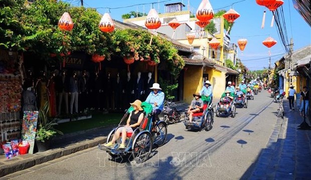 Tourism board proposes complete opening of market from May 1 hinh anh 1