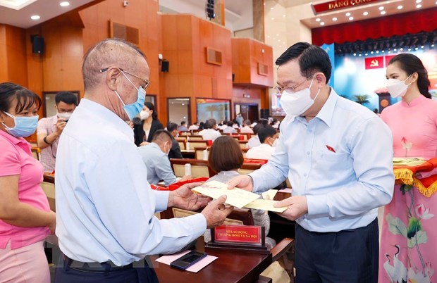NA Chairman pays Tet visit to Ho Chi Minh City hinh anh 1