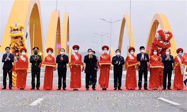 PM attends inauguration of major transport projects in Quang Ninh hinh anh 2