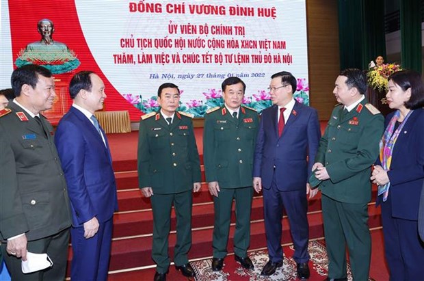 NA leader pays pre-Tet visits to Hanoi Capital High Command, Mobile Police High Command hinh anh 1