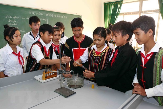 Vietnam improves quality of ethnic minority language teaching hinh anh 1