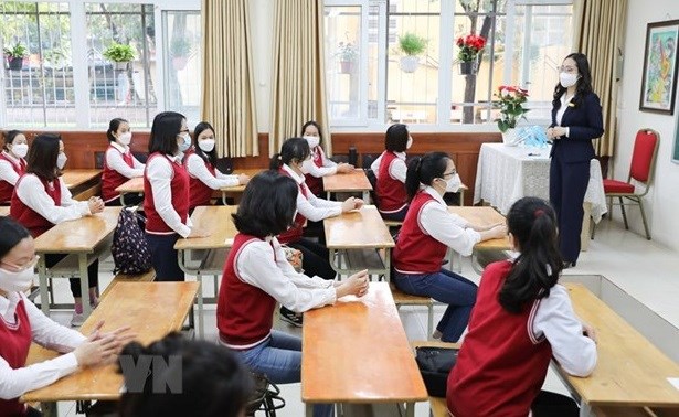 Hanoi prepares for welcoming students back school hinh anh 1