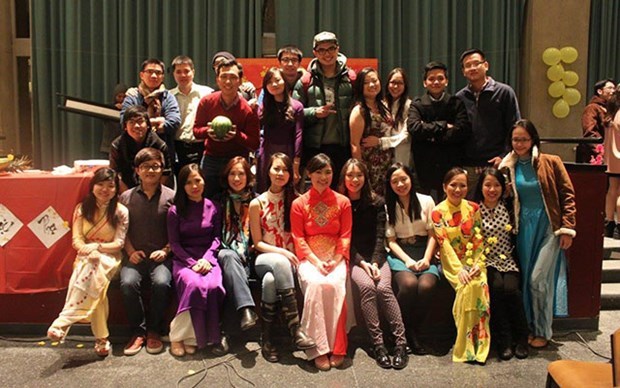 Vietnamese students in US celebrate Tet hinh anh 1