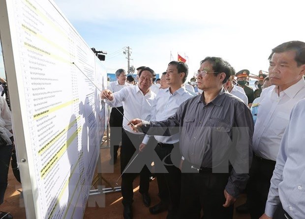 Higher determination needed to ensure progress of Long Thanh airport project: PM hinh anh 2