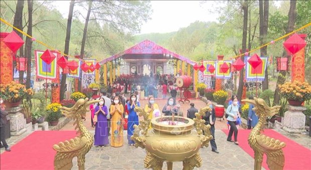 Thua Thien – Hue festival commemorates ancestors’ merits hinh anh 1