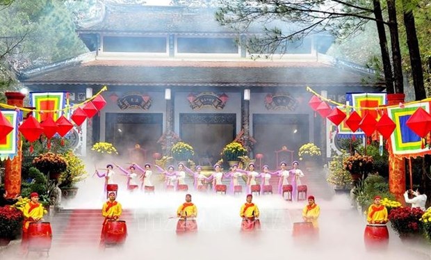 Thua Thien – Hue festival commemorates ancestors’ merits hinh anh 2