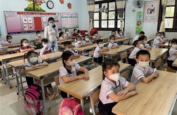 Kindergartens, primary schools in HCM City thoroughly prepare for resuming in-person classes hinh anh 1