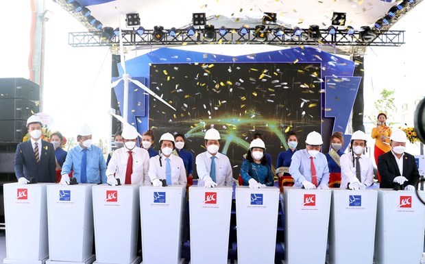 5.7 trillion VND wind power plant inaugurated in Soc Trang hinh anh 1