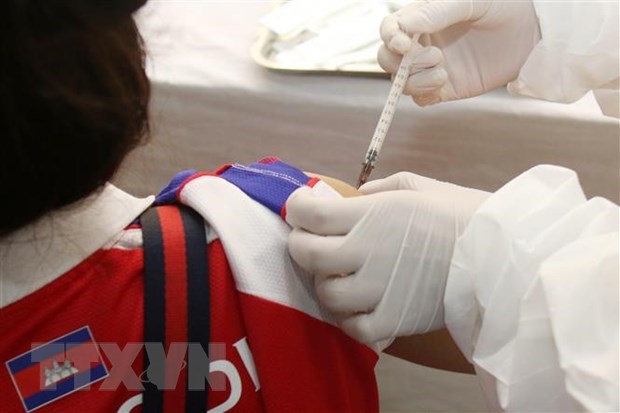 ADB approves 95 mln USD loan to help Cambodia purchase COVID-19 vaccines hinh anh 1