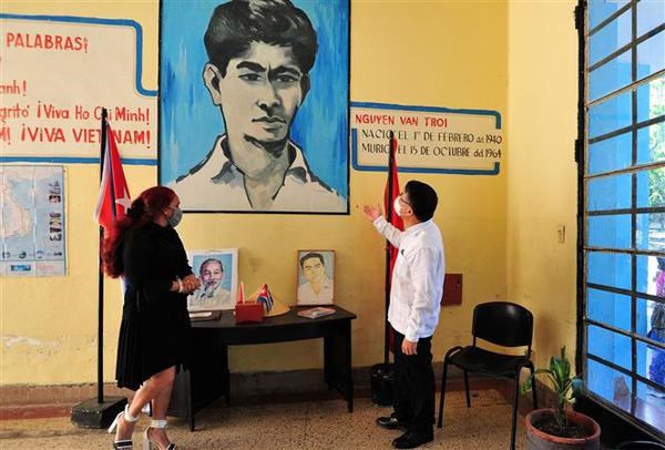 Vietnamese national hero anniversary marked in Cuba hinh anh 3